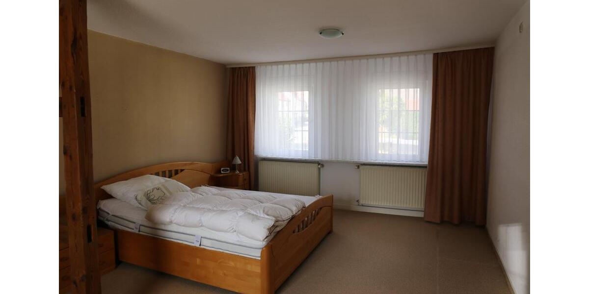 Reihenhaus Apolda - 9 Zimmer, 200 m&sup2;, 375.000&euro; | Angebot:22986914