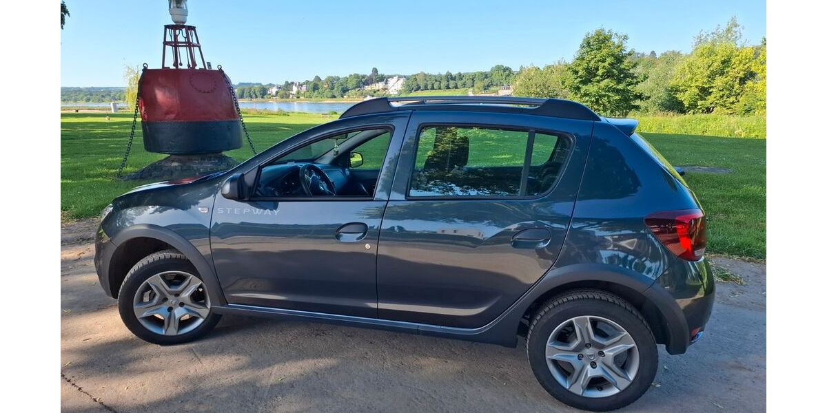 Dacia Sandero 69.138 km 9.500 &euro; Königswinter 53639
