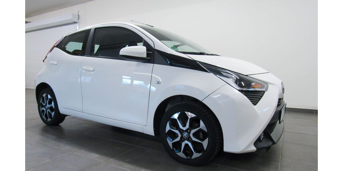 Toyota Aygo (X) 79.900 km 12.490 &euro; Oldenburg 26125