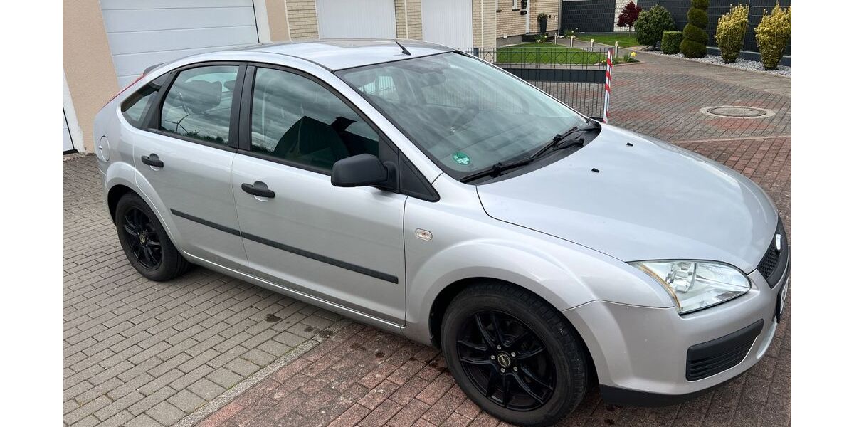 Ford Focus 178.000 km 2.100 &euro; Steinheim 32839