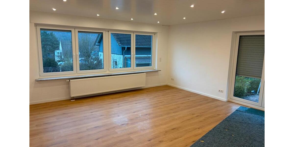 Etagenwohnung Neunkirchen - 5 Zimmer, 125 m&sup2;, 1.000&euro; | Angebot:24973727
