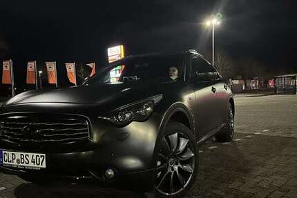 INFINITI FX 190.000 km 19.500 &euro; Cloppenburg 49661