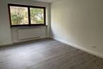 Sanierte schöne kleinere 3-Zimmer- im EG mit Balkon - St. Johannis