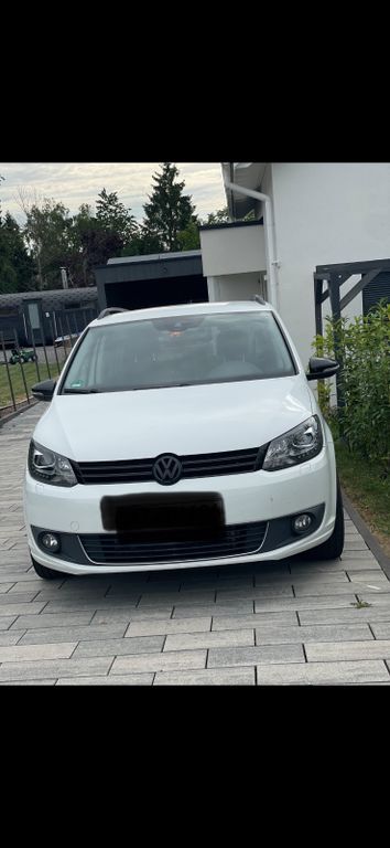 VW Touran 253.000 km 8.900 € Riedern am Wald 79777