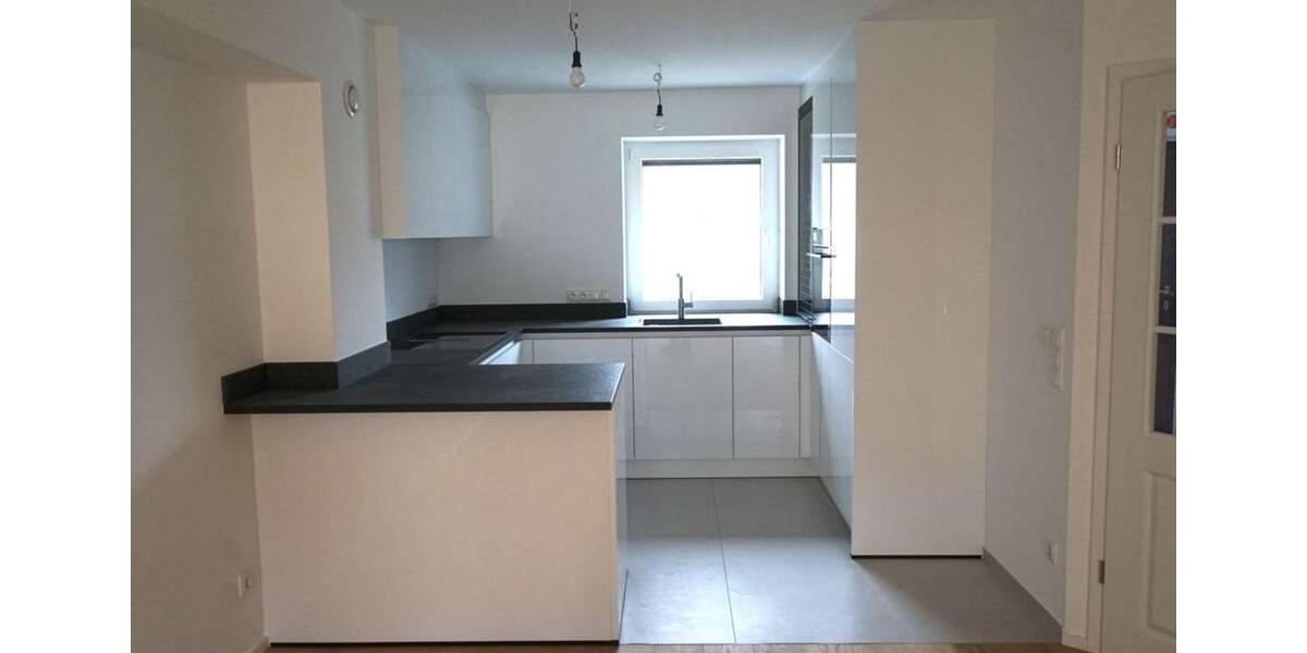 Reihenhaus Unterschleißheim - 8 Zimmer, 221 m&sup2;, 3.840&euro; | Angebot:24752722