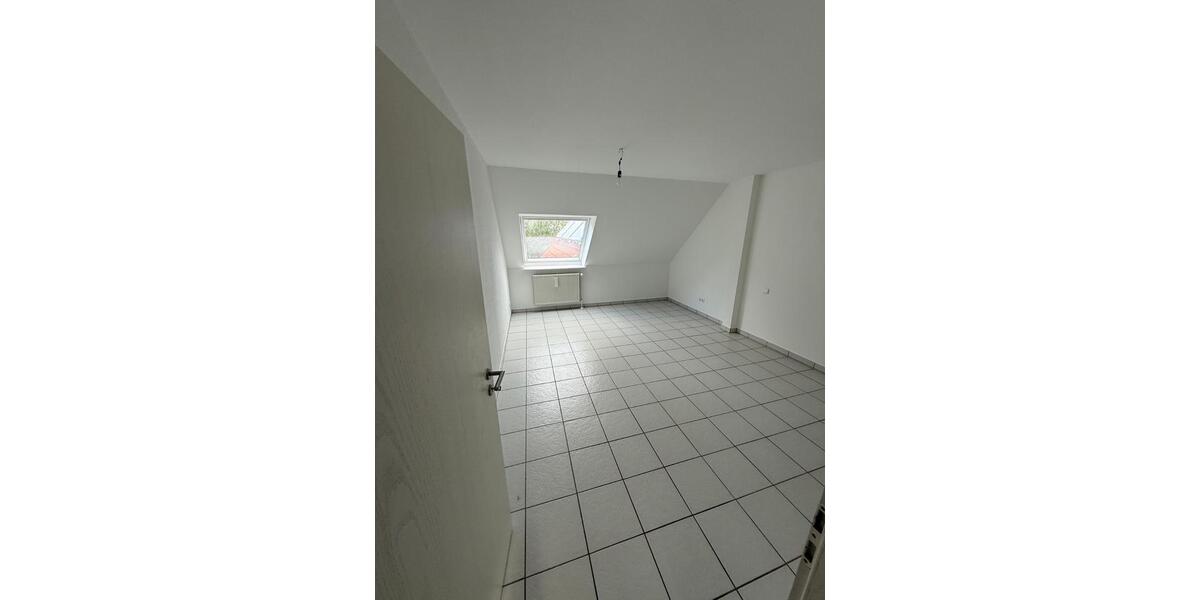 Etagenwohnung Hille - 3 Zimmer, 120 m&sup2;, 1.000&euro; | Angebot:25380033