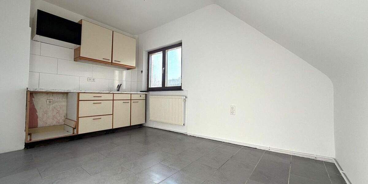 Großes Einfamilienhaus oder Zweifamilienhaus * in Kraichtal 1 zimmer