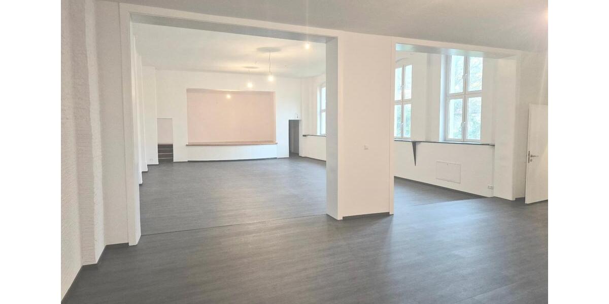Einfamilienhaus Mittenwalde - 3 Zimmer, 332 m&sup2;, 2.324&euro; | Angebot:25858902