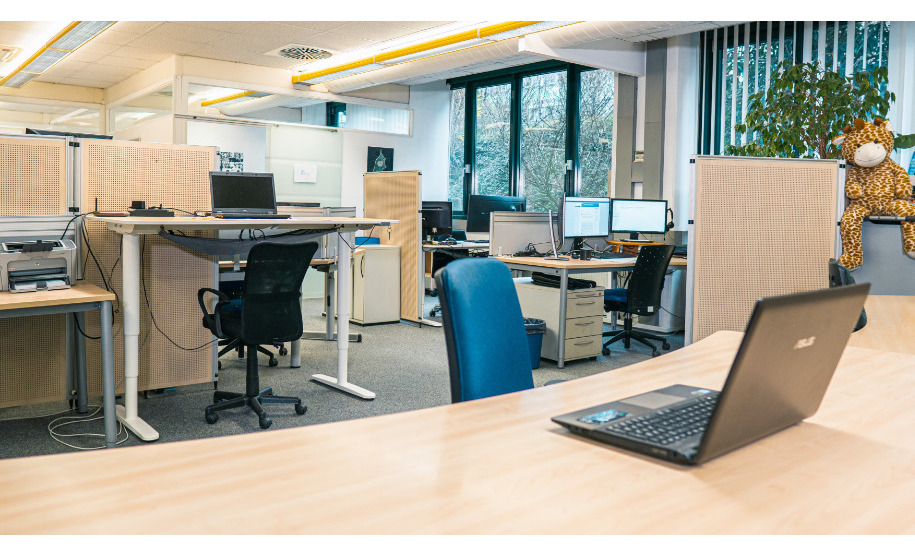 Fester Tisch im CoWorking - All-in-Miete