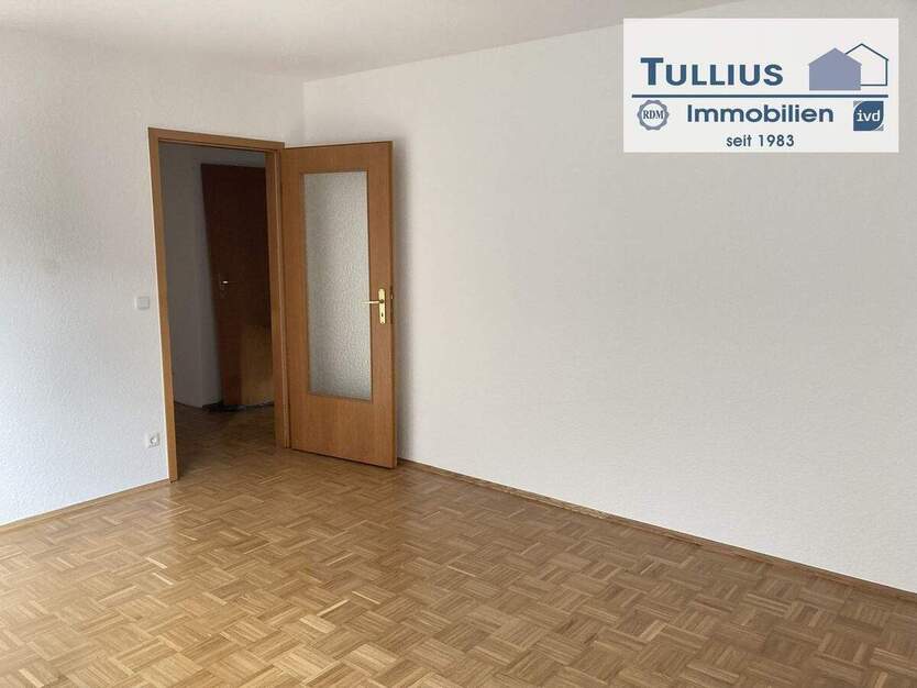 3-Zimmer-DG-Wohnung mit Balkon und Einbauküche in Essen-Borbeck 3 zimmer