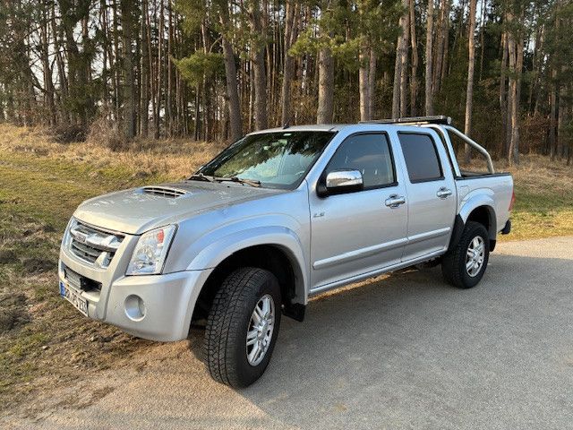 Isuzu D-Max 225.000 km 11.900 &euro; Sanitz 18190
