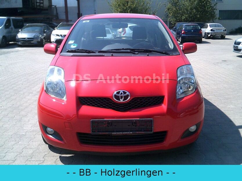 Toyota Yaris 174.800 km 2.999 € Holzgerlingen 71088