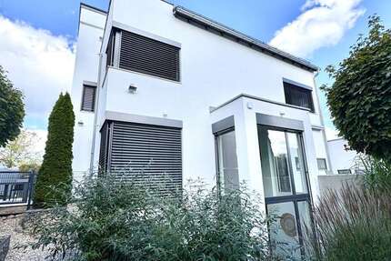 Haus zum Kaufen in Ebersberg 1.395.000 € 220 m² 7 zimmer