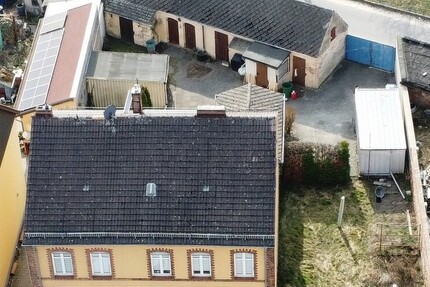 Kleines Mehrfamilienhaus mit 3 Einheiten, nahe dem Bahnhof und mit Ausbaupotential, 5,1 % Rendite - Haus Luckenwalde | Angebot:25805950