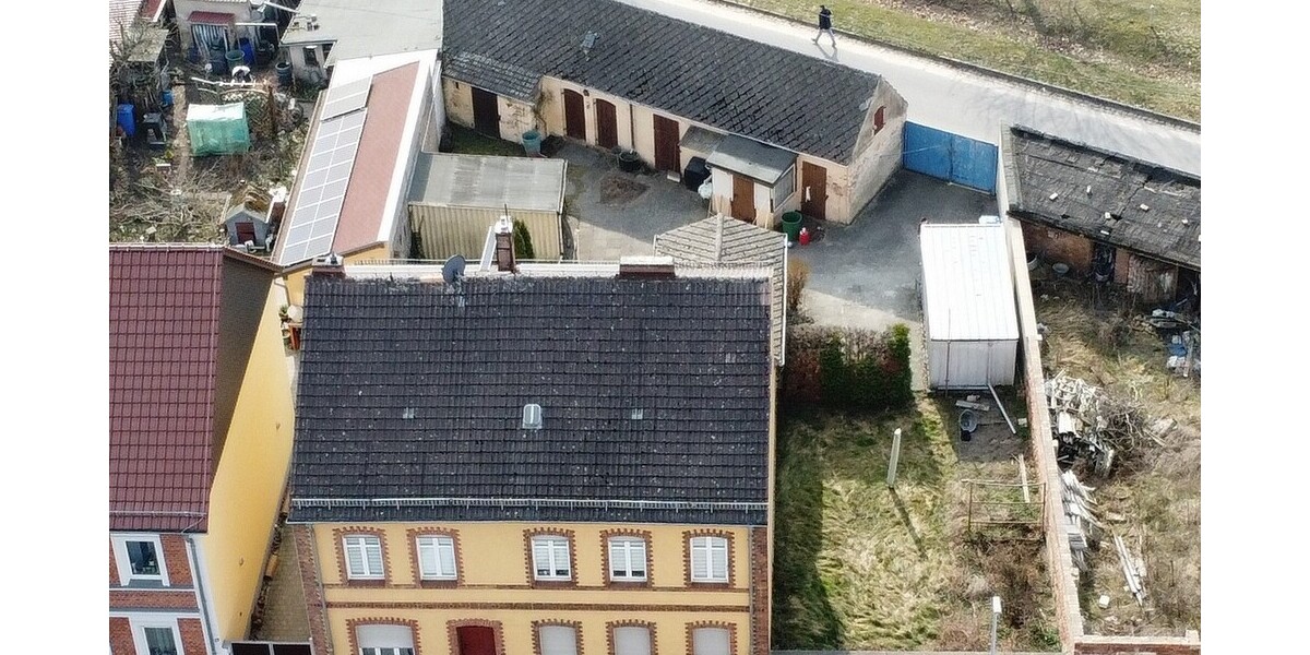 Kleines Mehrfamilienhaus mit 3 Einheiten, nahe dem Bahnhof und mit Ausbaupotential, 5,1 % Rendite - Mehrfamilienhaus, Wohnhaus Luckenwalde | Angebot:25805950
