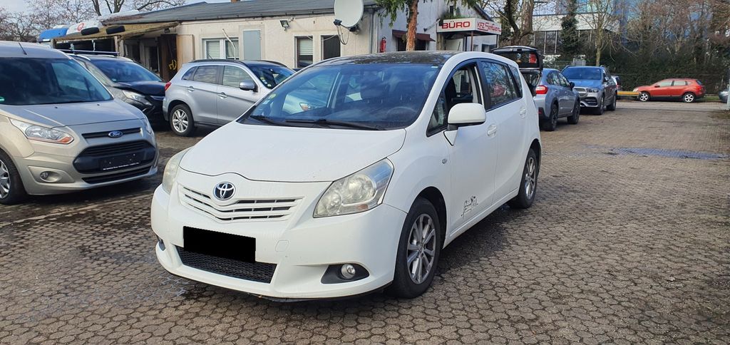 Toyota Verso 262.857 km 2.900 &euro; Freiburg 79108