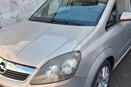 Opel Zafira Tourer 249.070 km 1.850 &euro; Köln 50823