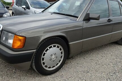Mercedes-Benz 190 E 2.3 H-Kennz. Oldtimer eSHSD Verschl-t. neu g 212.900 km 7.950 &euro; Neumarkt/OPf 92318