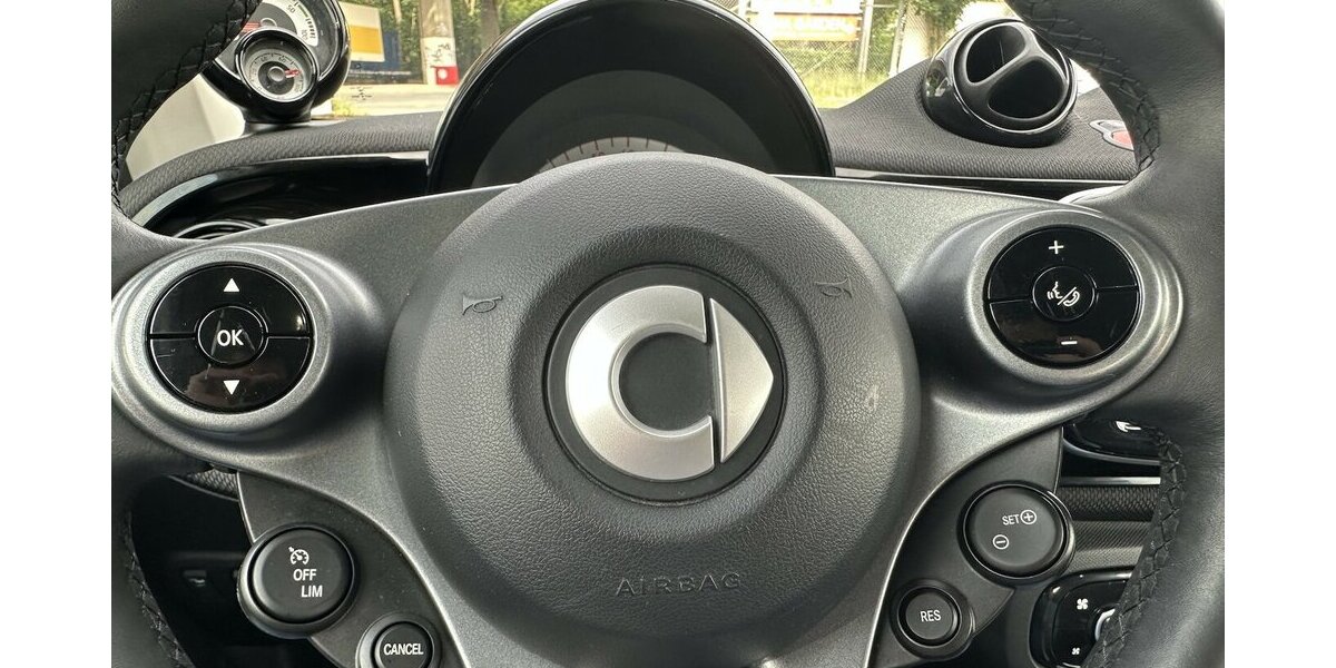 Smart EQ fortwo electric drive EQ Prime Glasdach LED 19.071 km 13.900 &euro; Mainz 55122