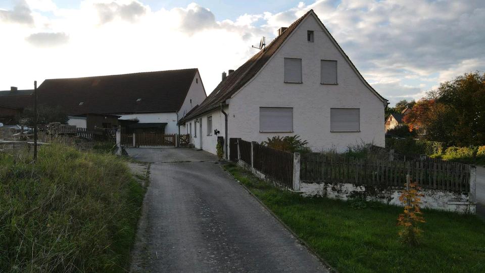Doppelhaushälfte Treuchtlingen - 11 Zimmer, 184 m&sup2;, 195.000&euro; | Angebot:26820213