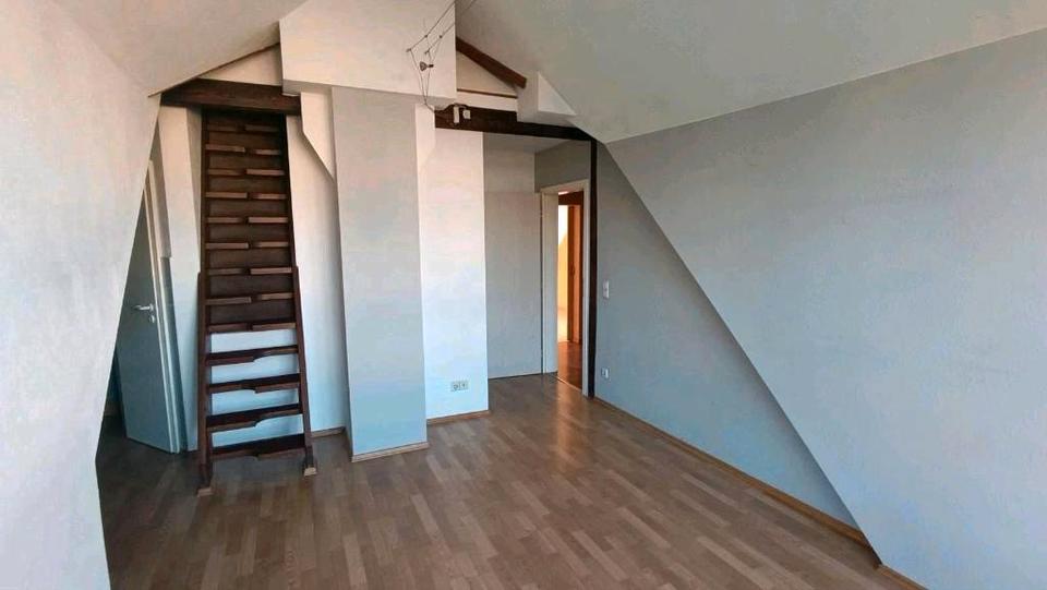 Dachgeschoßwohnung Naumburg (Saale) - 3 Zimmer, 67 m&sup2;, 105.000&euro; | Angebot:24847662