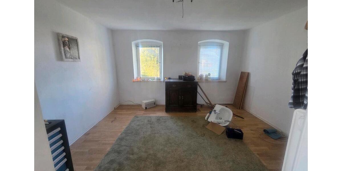 Einfamilienhaus Helmbrechts - 10 Zimmer, 200 m&sup2;, 170.000&euro; | Angebot:24239247
