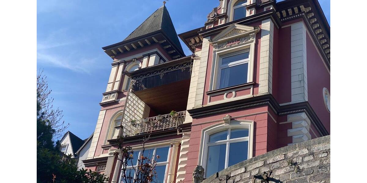 Jugendstilvilla mit Burgblick – großzügiges Wohnen & Arbeiten zimmer