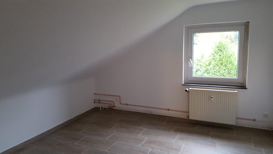 Dachgeschoßwohnung Sinntal - 1.5 Zimmer, 49 m&sup2;, 380&euro; | Angebot:25720956