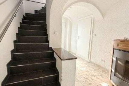 Haus Floß - 7 Zimmer, 182 m&sup2;, 1.490&euro; | Angebot:26815980