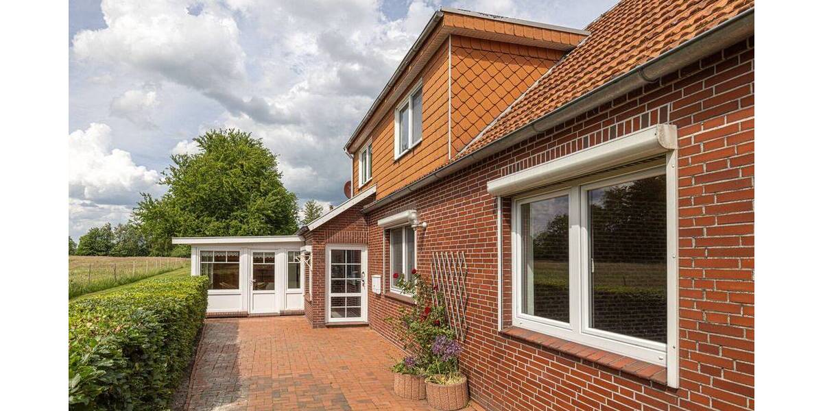 Einfamilienhaus Blomberg - 8 Zimmer, 189 m&sup2;, 225.000&euro; | Angebot:25815052