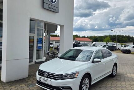 VW Passat 72.000 km 9.990 &euro; Königsbrück 01936