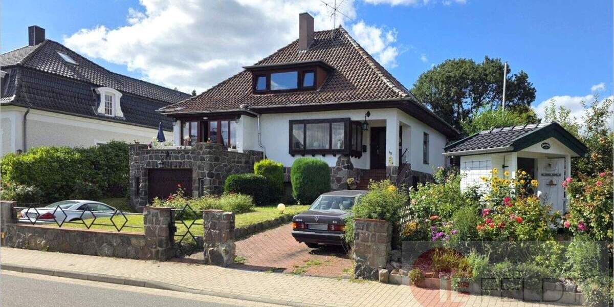 Mehrfamilienhaus, Wohnhaus Reinfeld (Holstein) - 6 Zimmer, 180 m&sup2;, 169.900&euro; | Angebot:25696065