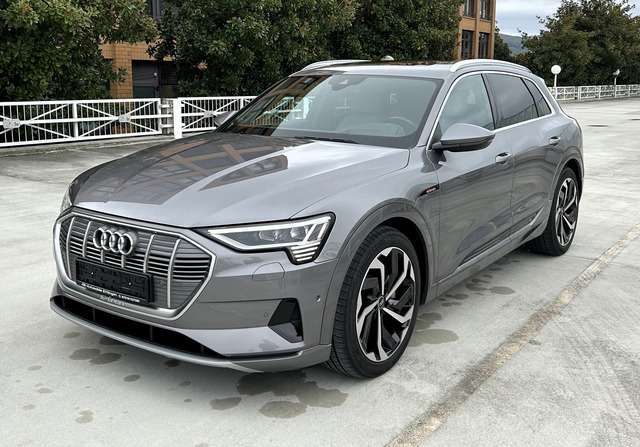 Audi e-tron 43.240 km 40.900 € Ettlingen 76275