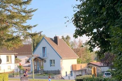 Einfamilienhaus mit Garage zu vermieten