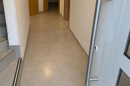 Wohnung Gedern - 2.5 Zimmer, 70 m&sup2;, 700&euro; | Angebot:25071366