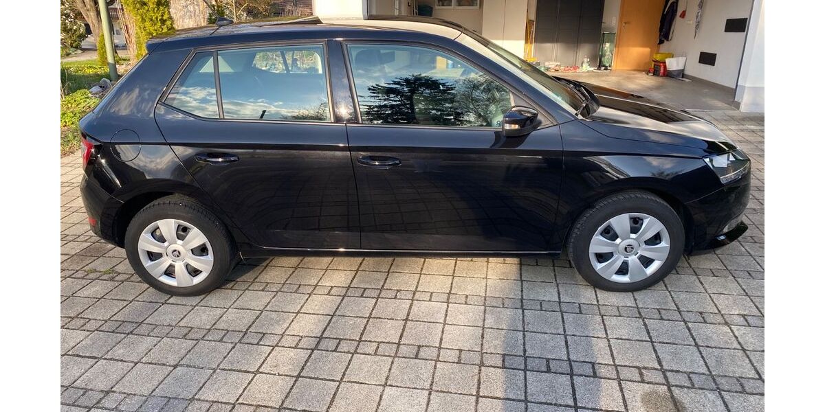 Skoda Fabia 68.800 km 9.500 &euro; Eggenthal 87653