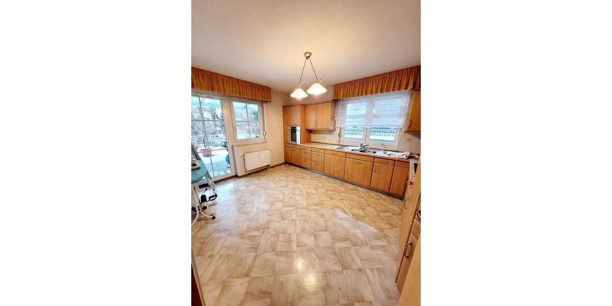 Etagenwohnung Kerpen - 3 Zimmer, 125 m&sup2;, 1.400&euro; | Angebot:24547341