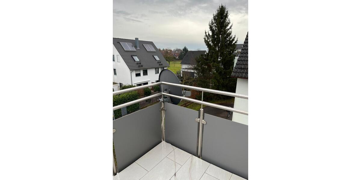 2 Zimmer DG-Wohnung mit Balkon, EBK und Stellplatz 2 zimmer