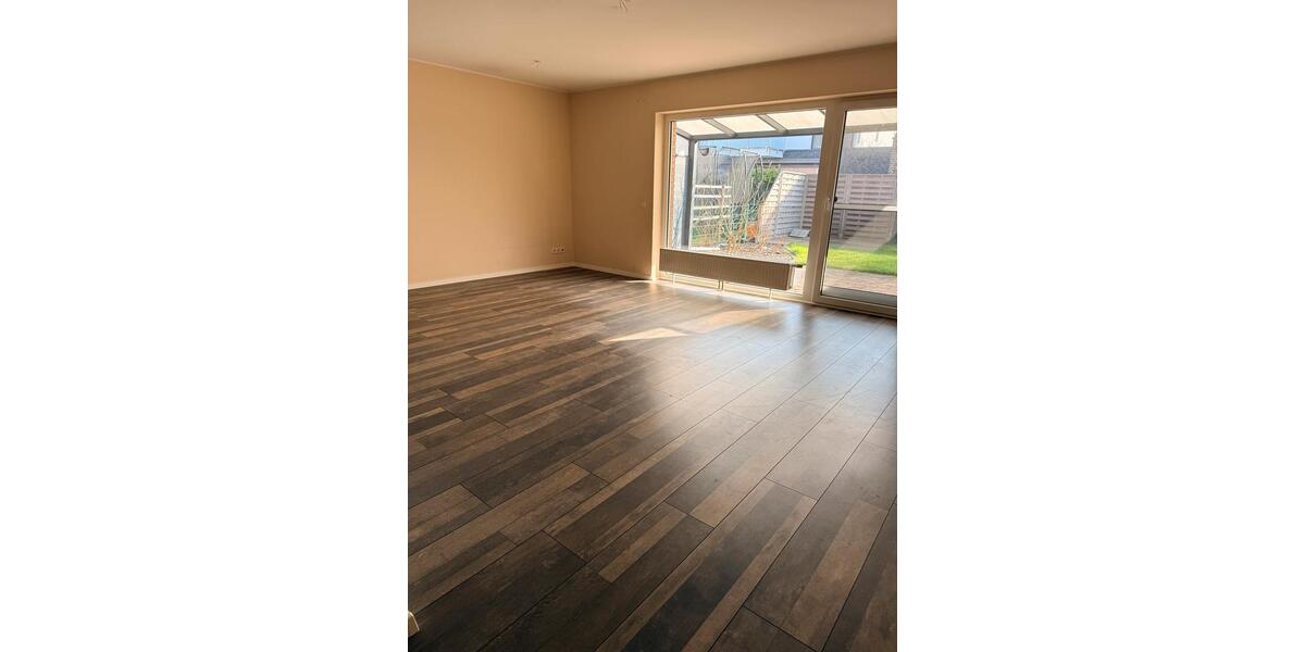 Reihenhaus Duisburg Rheinhausen - 3.5 Zimmer, 105 m&sup2;, 1.350&euro; | Angebot:25358173