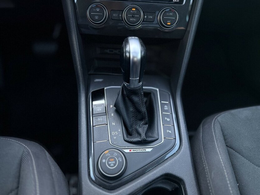 Tiguan R-Line / 4Motion / Pano / Kamera / AAC