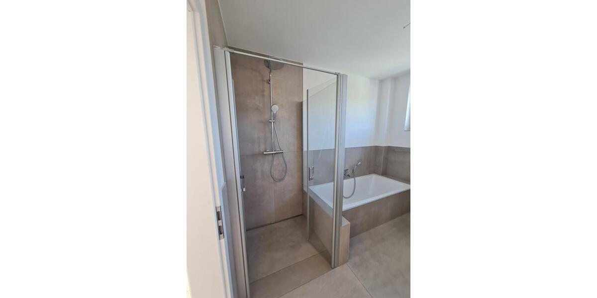 Dachgeschoßwohnung Friedewald - 3 Zimmer, 99 m&sup2;, 1.250&euro; | Angebot:26382706