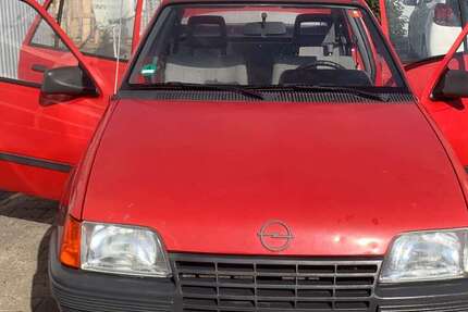 Opel Kadett 149.740 km 2.900 &euro; Müllheim 79379