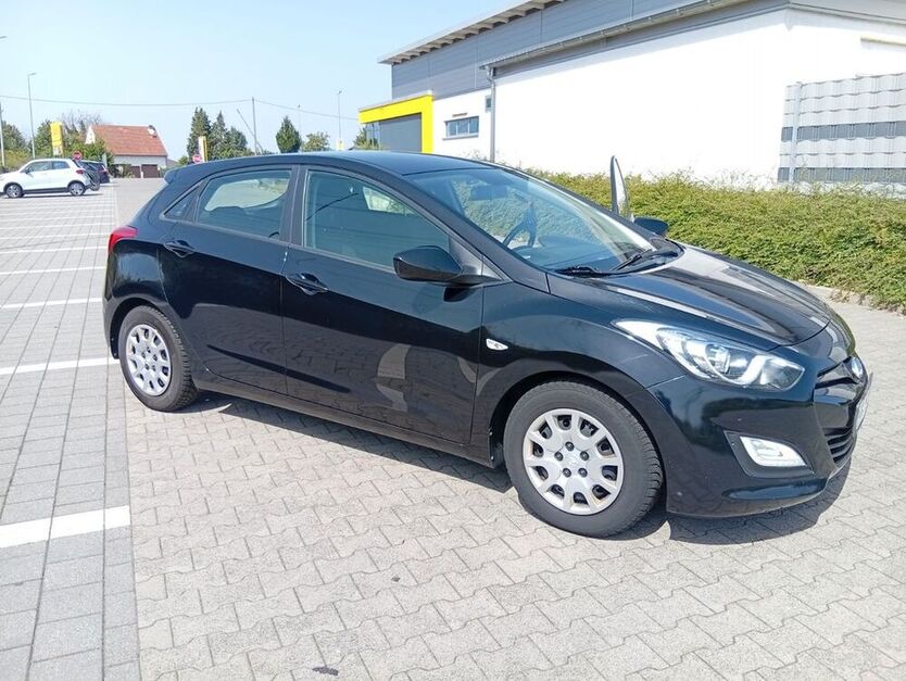 i30