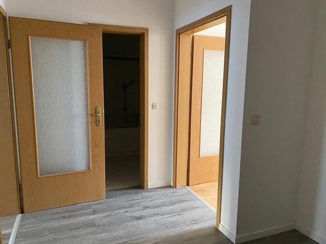 Großzügige Wohnung im Stadtzentrum - Etagenwohnung Gotha 99867 Gotha | Angebot:23533837
