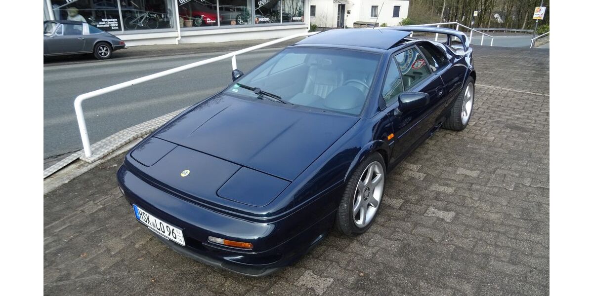 Lotus Esprit 31.600 km 87.500 &euro; Winterberg 59955