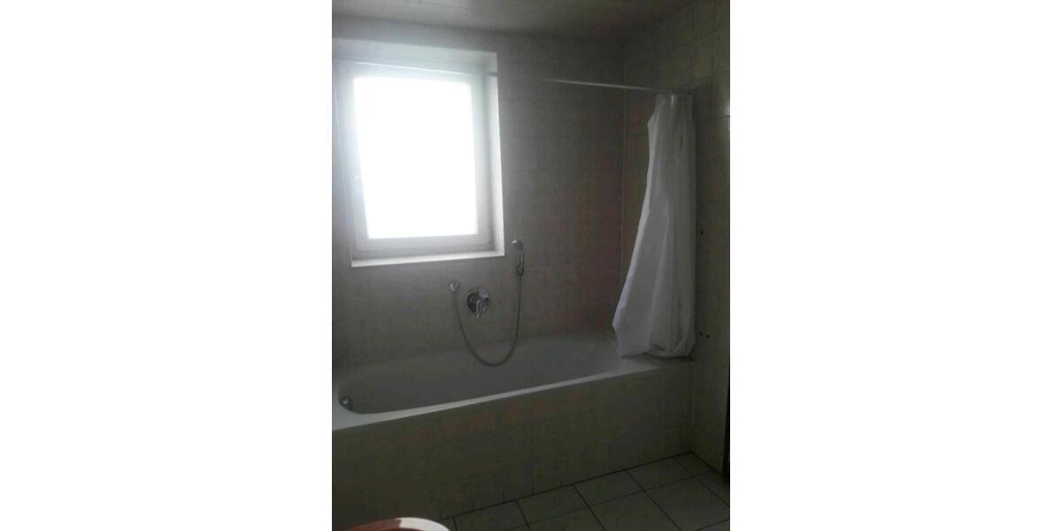 Einfamilienhaus Oberaurach - 7 Zimmer, 150 m&sup2;, 175.000&euro; | Angebot:26706119