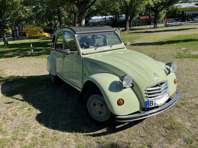 Citroen 2 CV 60.000 km 10.350 € Berlin 10587