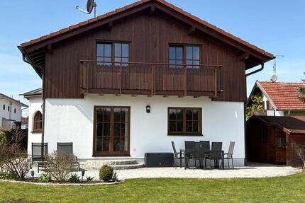 Haus Berg - 4 Zimmer, 169 m&sup2;, 3.200&euro; | Angebot:24589735