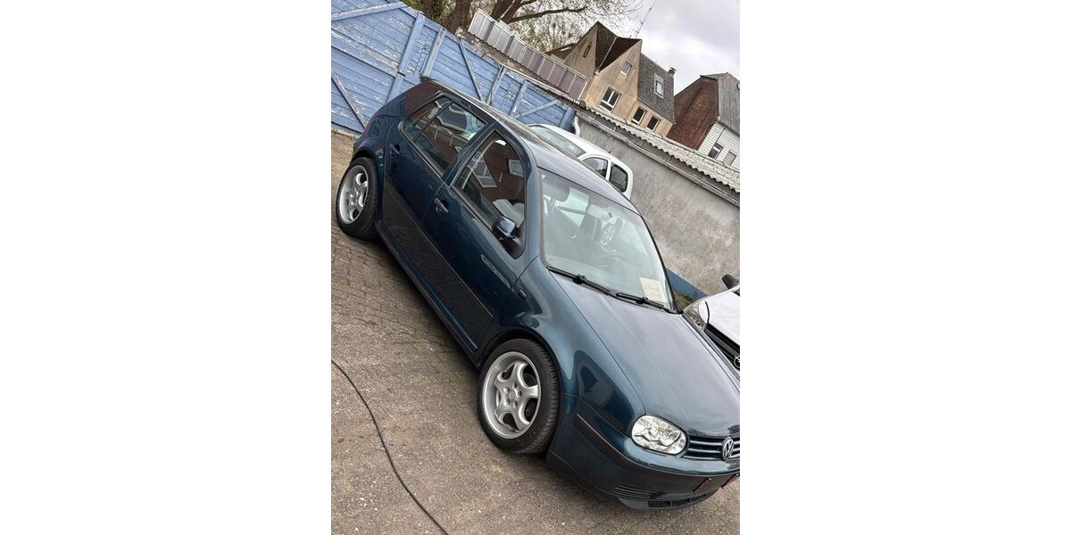 VW Golf 240.000 km 3.500 &euro; Brunsbüttel 25541