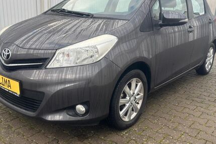 Toyota Yaris 164.300 km 5.900 &euro; Bornheim 53332